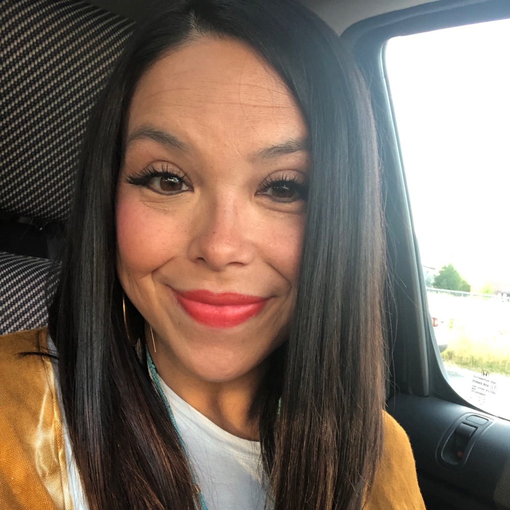 Meet your Posher, Larissa